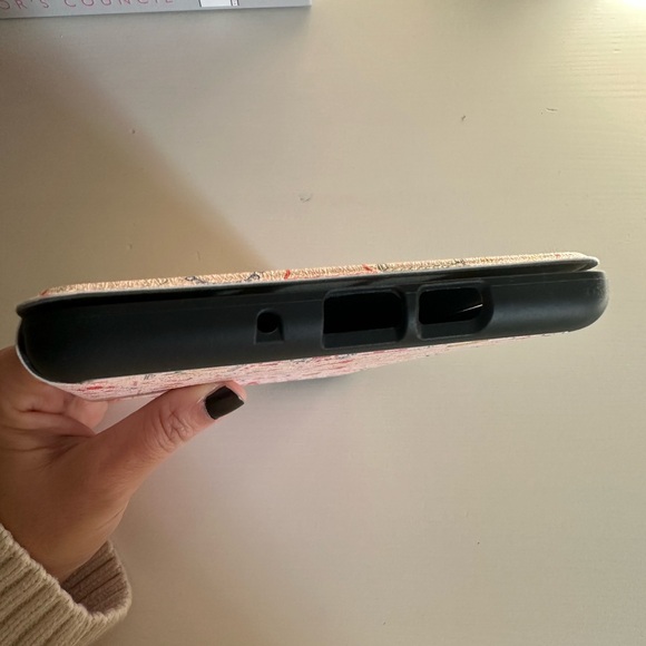 Two Basic Kindle Covers - Picture 10 of 15